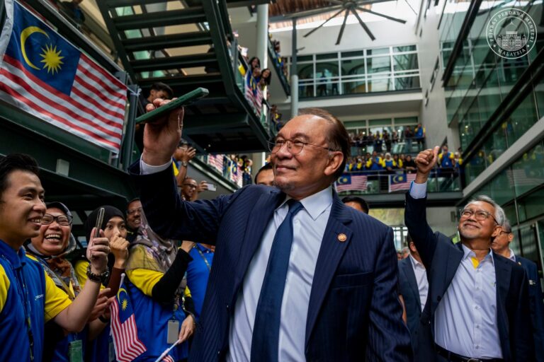 Saya pinggirkan negeri – negeri tertentu? Biar betik…