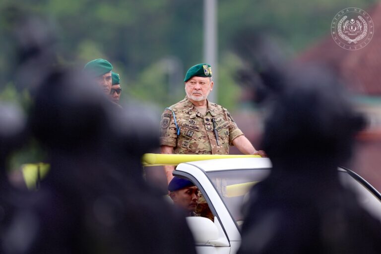 Agong titah MINDEF batal cadangan beli helikopter lama