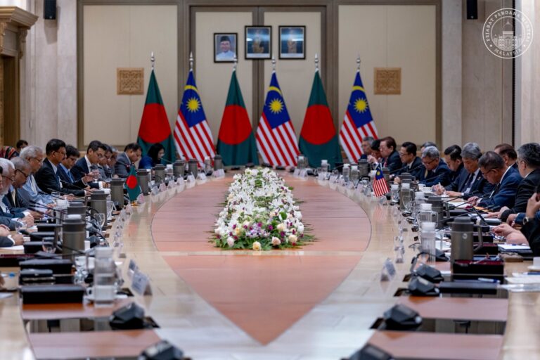 Malaysia–Bangladesh sepakat buka lembaran baharu: Perjanjian pertahanan, LNG & ekosistem halal antara dimeterai