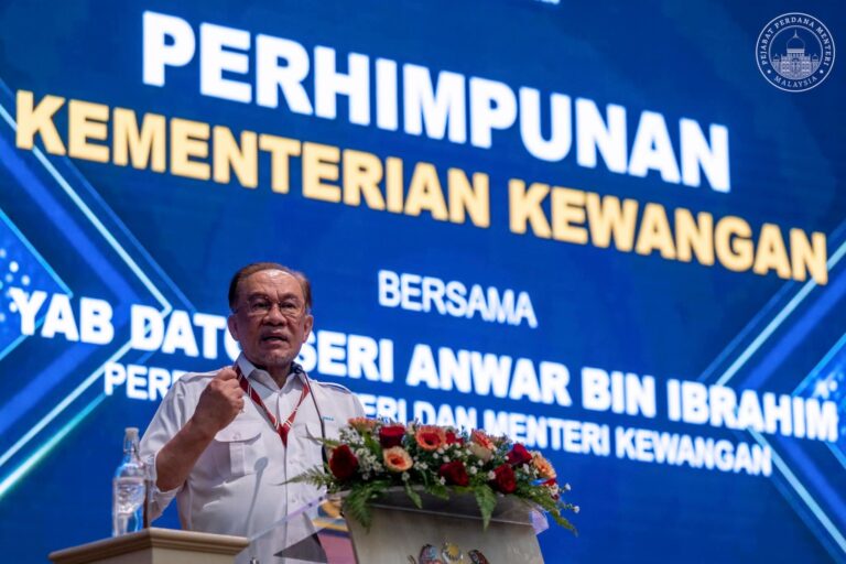 PM pertegas komitmen kerajaan bantu rakyat miskin tanpa mengira kaum