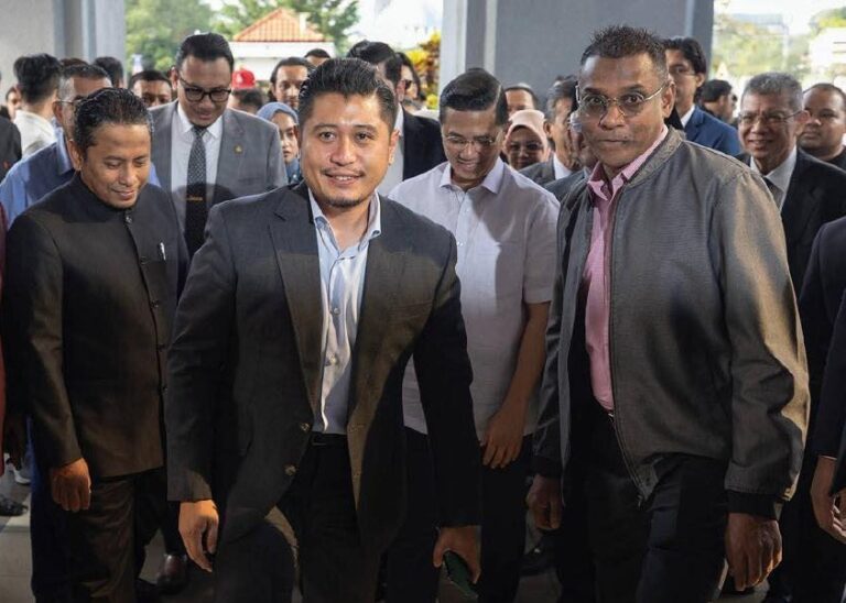 MP Pas sertai solidariti Ketua Pemuda Bersatu, netizen sindir ingatkan kes ‘panas’