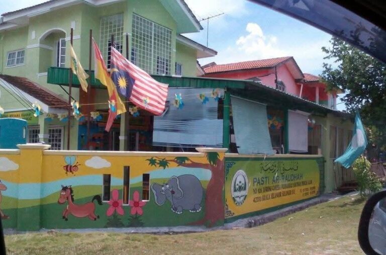 Video : Tadika milik Pas pula pasang Jalur Gemilang terbalik, rupanya ‘dah maju’ sejak 2014