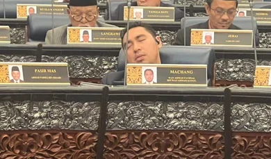 Video : ‘Suruh YB kamu cetak duit banyak-banyak, Pas buat apa untuk rakyat Kelantan?’