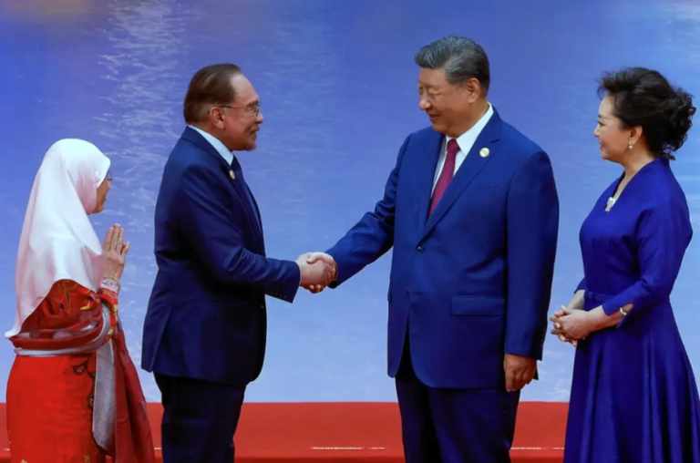 Menjawab cemuhan apa hasil pemimpin kerap ‘berjalan’ ke luar negara