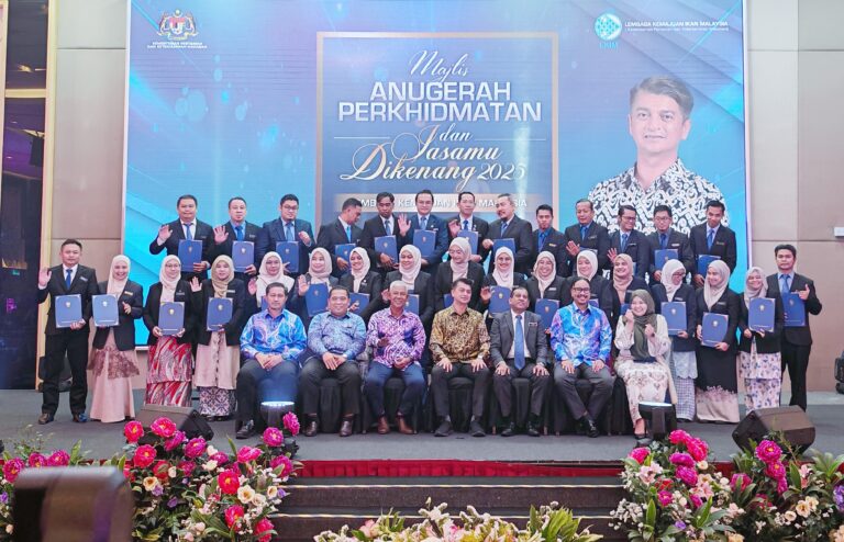 LKIM raikan 102 penerima Anugerah Perkhidmatan Cemerlang dan 42 Penerima Anugerah Jasamu Dikenang 2025