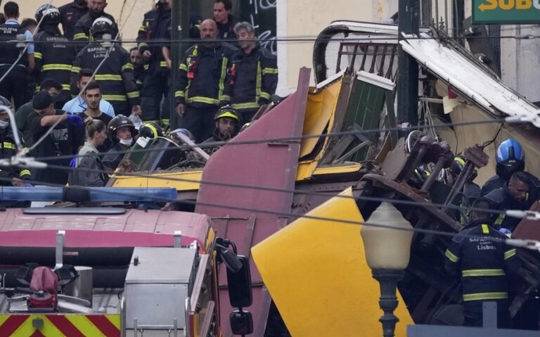 15 dead in Lisbon streetcar crash