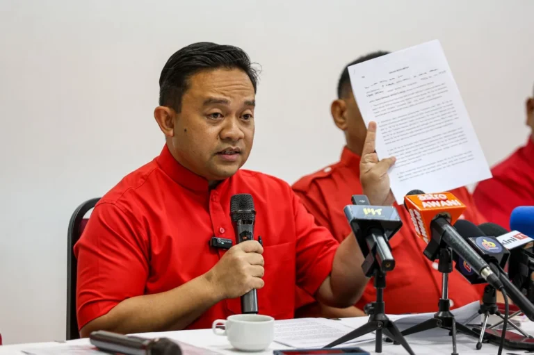 Tun Faisal ibarat profesor serba tahu, Bersatu dah jadi Gila-Gila