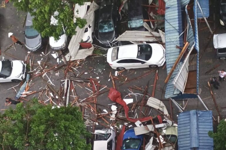Tular suasana ribut di KL, puluhan kenderaan rosak