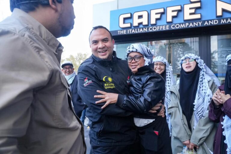 Video : Sebulan PMX dikutuk, pegawai Anwar berpelukan dengan Ustaz Mad Kechik di Istanbul