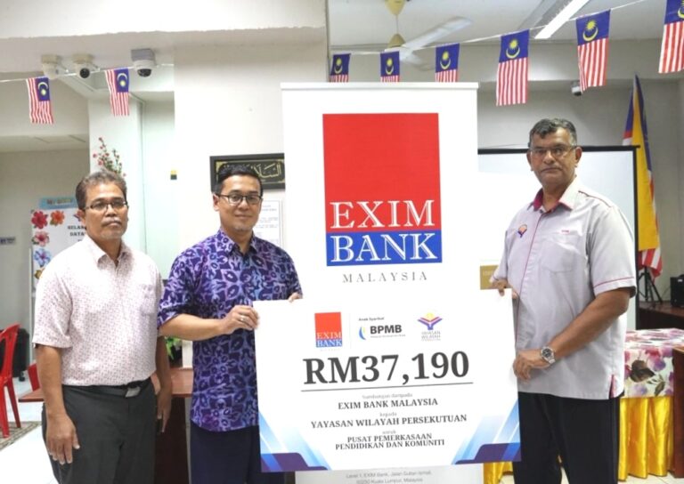 YWP terima sumbangan RM37,910 daripada EXIM Bank bagi naik taraf 10 Pusat PREPKOM