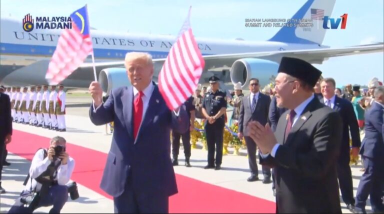 Donald Trump tiba di Malaysia sempena Sidang Kemucak ASEAN ke-47