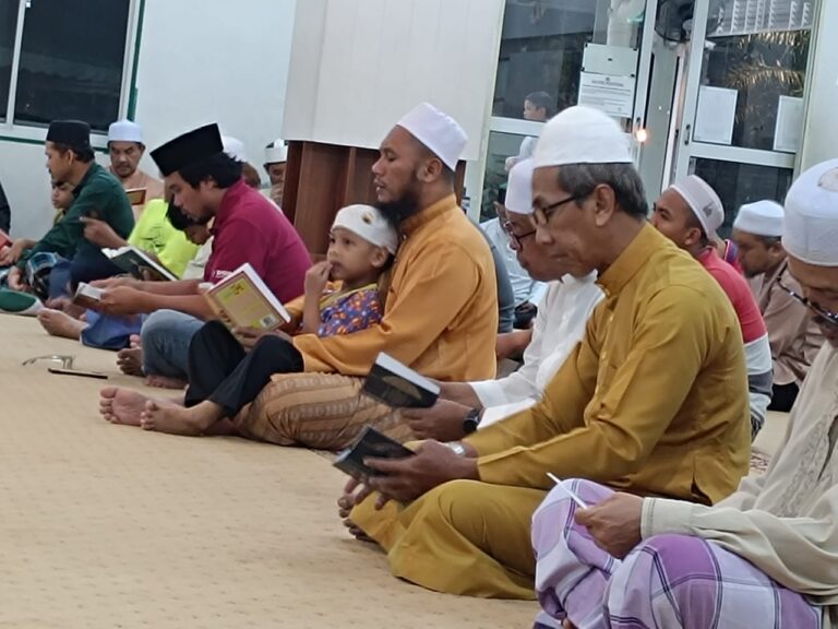 Umat Islam Malaysia solat hajat, baca Yasin untuk peserta Sumud Flotilla