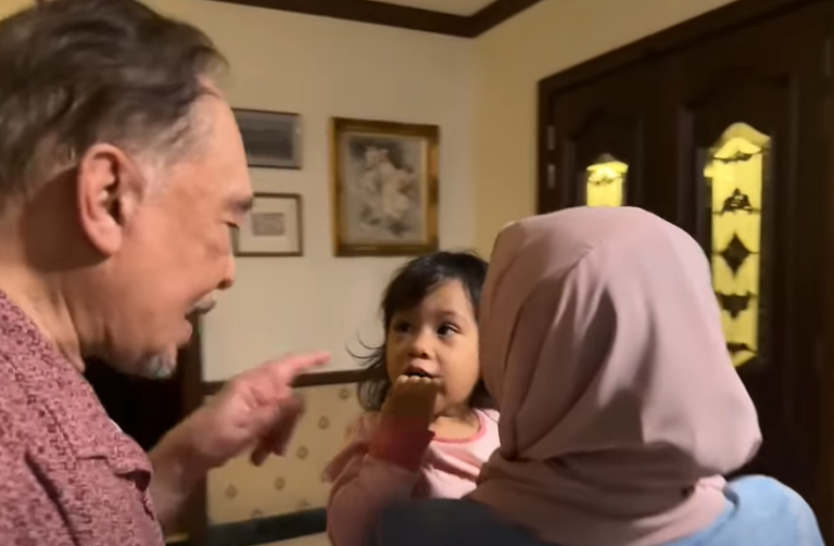 PM beransur pulih, luang masa dengan cucu