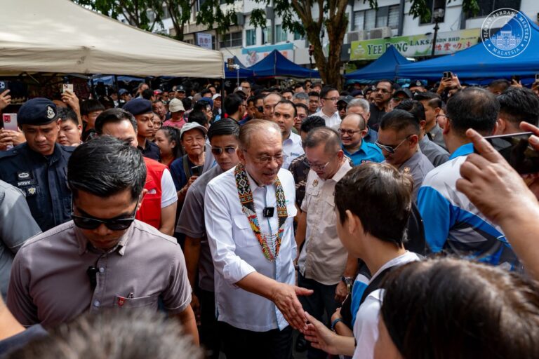 Anwar jawab soalan penduduk isu 40 peratus hak Sabah 