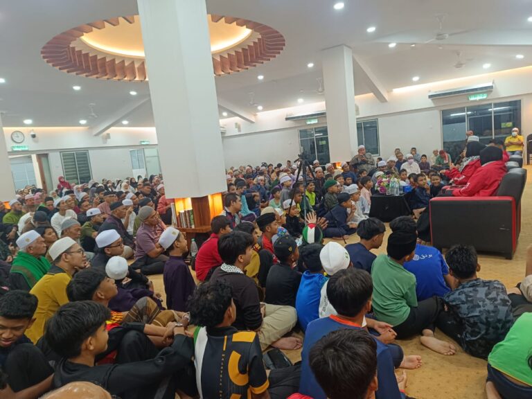 Ceramah peserta Sumud Flotilla tarik minat remaja, kanak-kanak ke surau