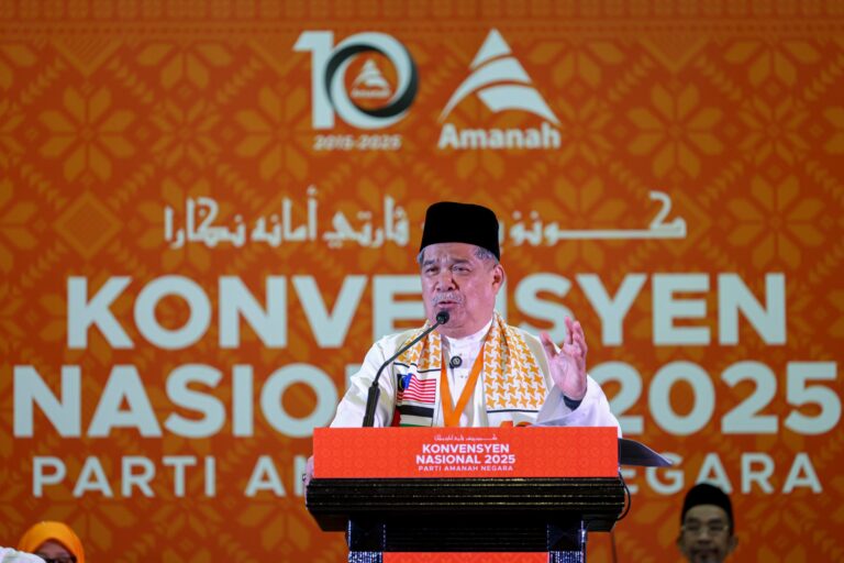 Video : ‘Apa guna mereka berbangga dengan slogan Membangun Bersama Islam?’