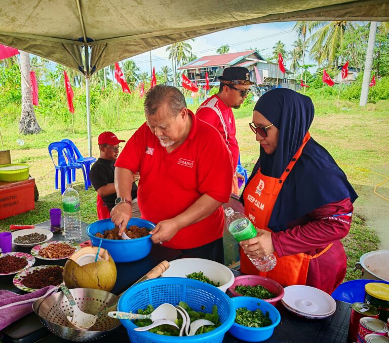“Kenduri Kampung Selera Johor” YB Aminulhuda turun padang masak Briyani Gam