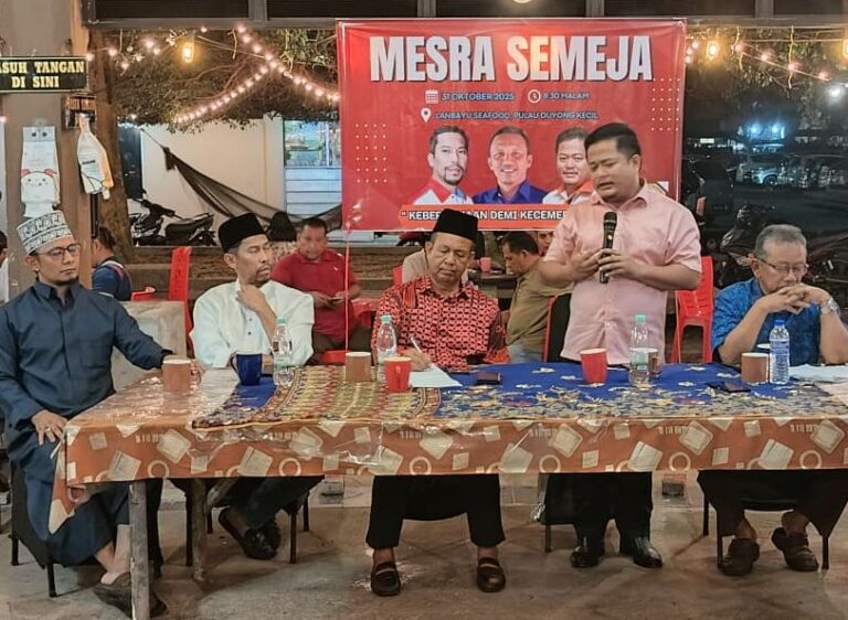 Pemimpin PH dan BN duduk semeja di majlis terbuka di Terengganu