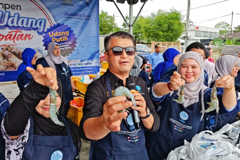 Kempen beli udang tempatan dan ikan air tawar tarik sambutan orang ramai di Puchong