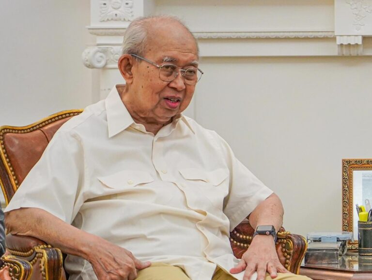 Kelakar juga Ku Li ni…