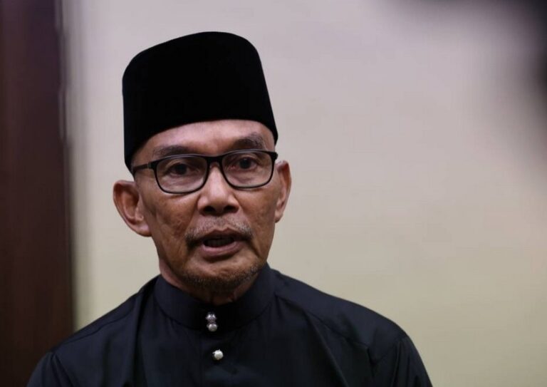 Kerajaan Perlis pimpinan Shukri Ramli tumbang?