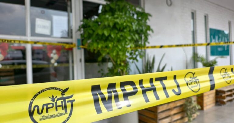 Hotel ‘gay friendly’ kosong ketika diserbu, pekerja lesap