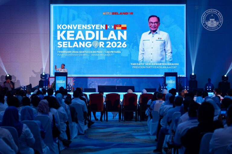 ‘Anggota PKR yang hanya tahu merungut, merajuk, bebas berundur’ – Anwar