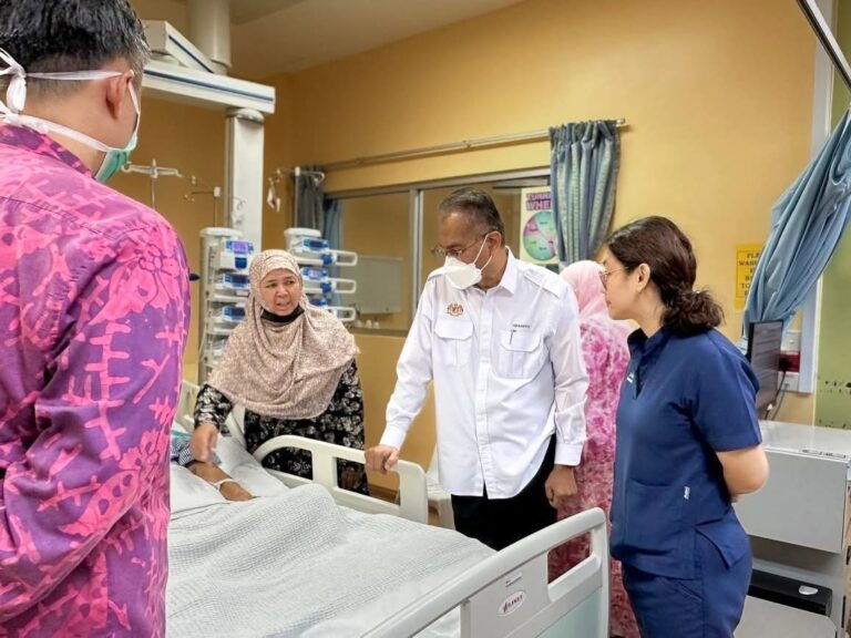Menteri kesihatan ziarah Mursyidul Am Pas di hospital