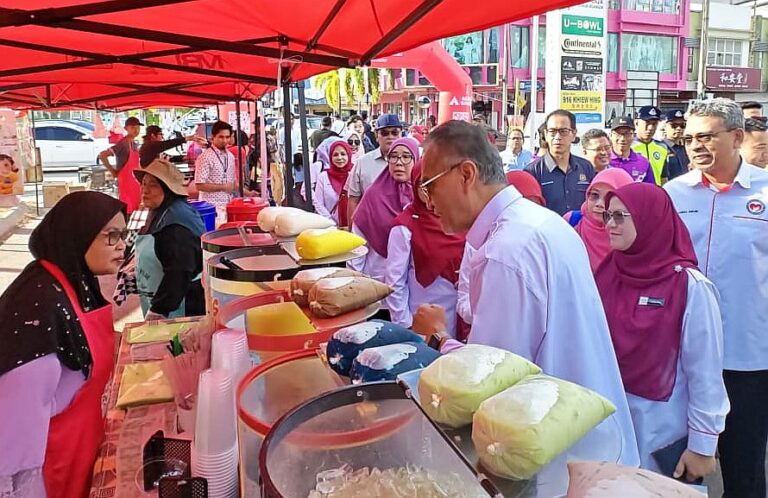Ibubapa rasa dulu makanan yang dibeli sebelum anak-anak makan, saran Menteri Kesihatan