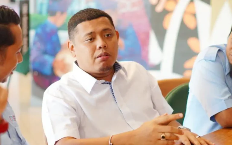 AMK tempelak Bersatu cuba kelirukan fakta hutang negara