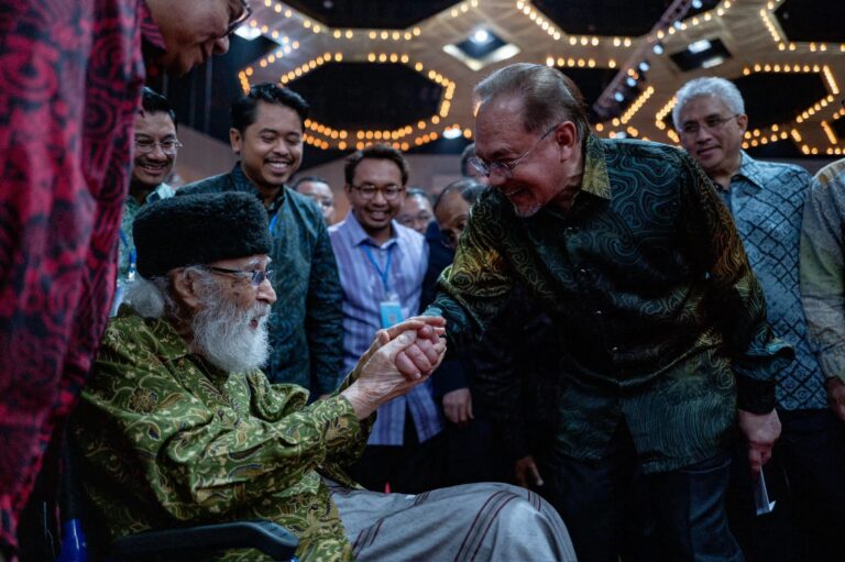 Perginya sebutir permata besar dunia Islam