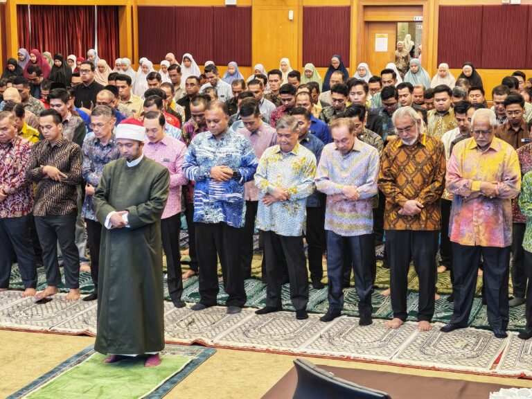 Program Ihya’ Ramadan KPKM diimarahkan dengan tazkirah Mufti Wilayah dan solat zohor berjemaah