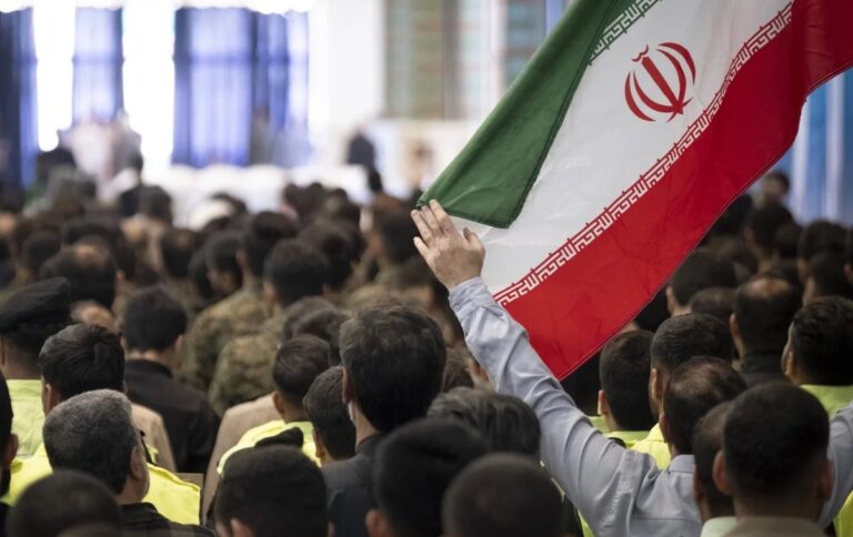 Jutaan rakyat Iran berhimpun di Tehran, tuntut kematian pemimpin mereka dibalas