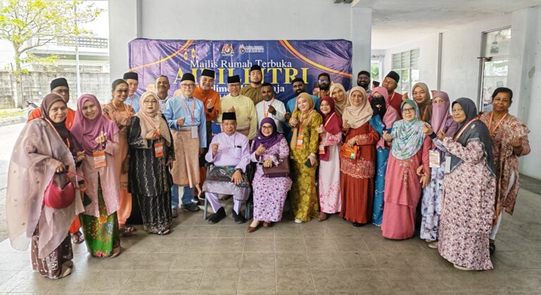 Mohamad Sabu jamin bekalan beras cukup, seru rakyat elak pembelian panik