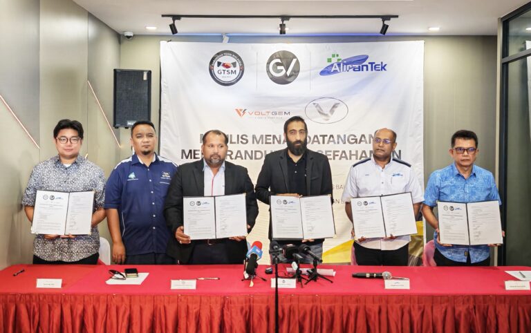 Kerjasama strategik perkenal teksi EV dengan sistem tukar bateri automatik