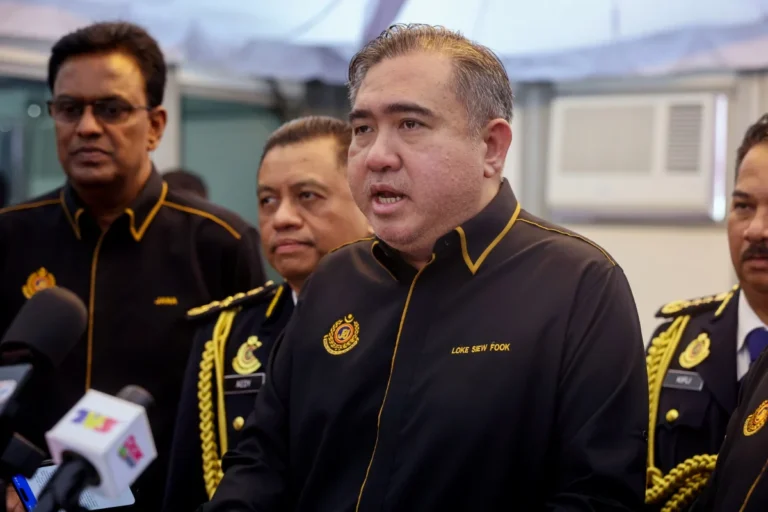 Video : “Konvoi mat motor ke airport?” Loke arah sekatan