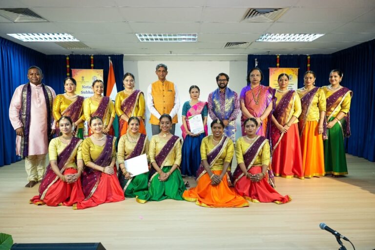 Satu pentas, dua negara: Malam budaya eratkan hubungan Malaysia–India 