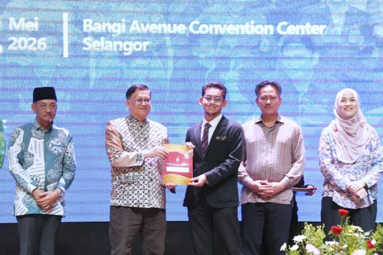 Kerajaan Sabah tambah biasiswa, lebih 5,000 pelajar baharu terima manfaat