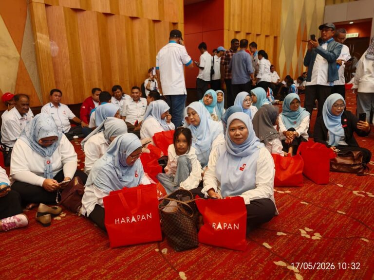 KONVENSYEN PH | Suasana penuh sesak, sebahagian peserta terpaksa duduk atas lantai