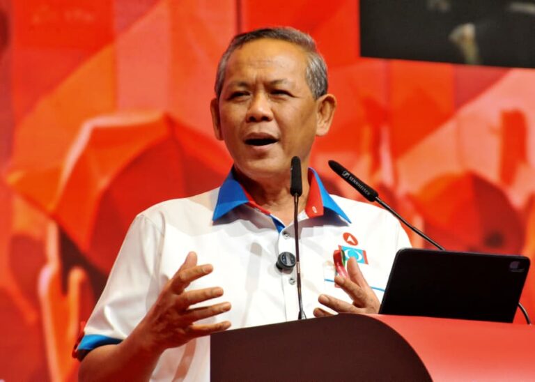 Video : Analogi “khianat kapal bocor”, naikkan semangat jentera PH