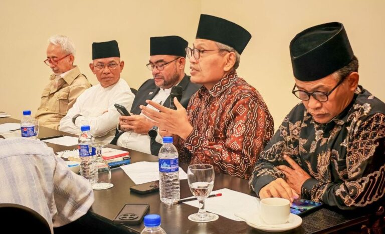 Persaudaraan umat Islam yang berpecah dan kacau bilau