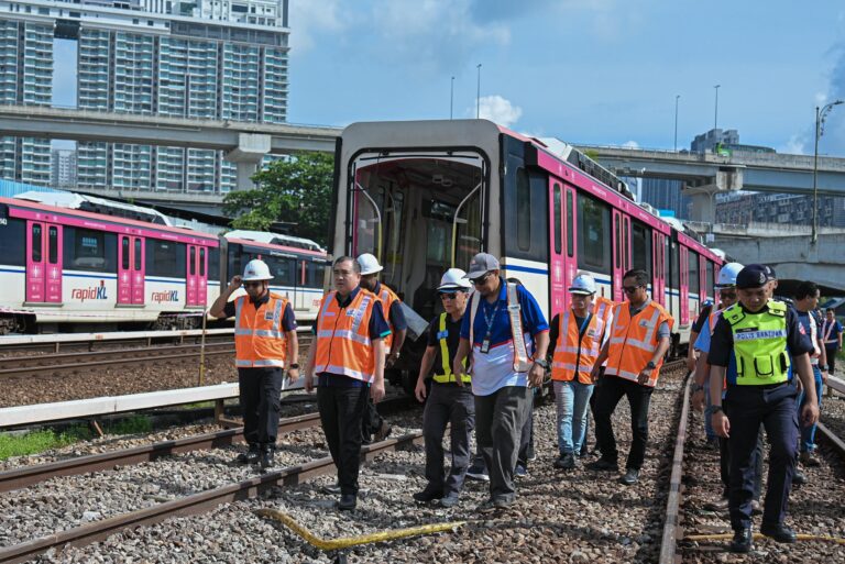 Bukan salah pemandu? – Anthony Loke dedah punca awal LRT tergelincir