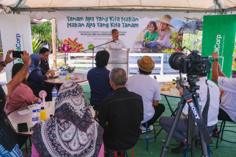 “Tanam apa kita makan” – Mat Sabu mahu rakyat hidupkan semangat Buku Hijau