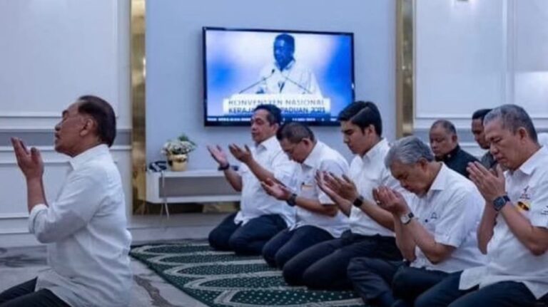 Umno sedang gali kubur untuk kedua kalinya