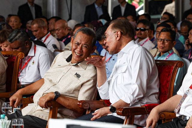Usah biar pembangunan terhenti, Anwar rayu rakyat Negeri Sembilan kekalkan Tok Min