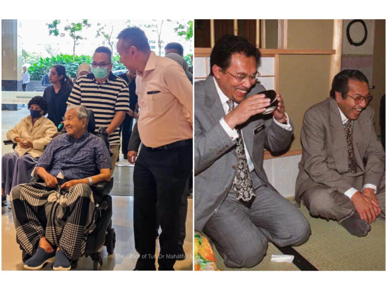 Anwar doakan kesihatan Tun M, kongsi foto bersama
