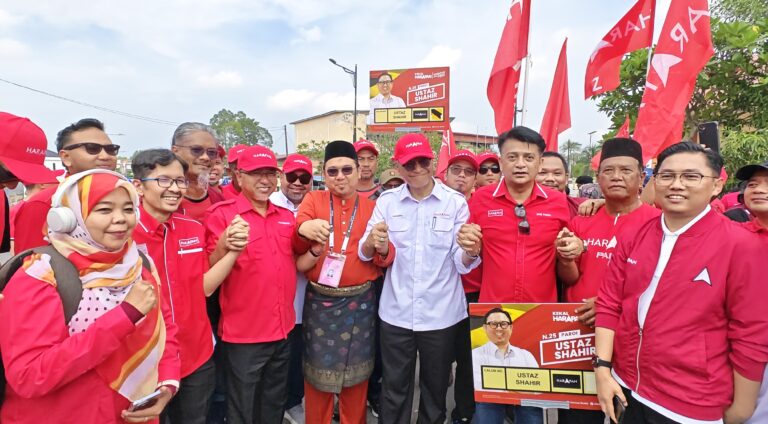 Momen demokrasi dirakam lensa semasa proses Penamaan Calon bagi empat DUN di Parlimen Rembau