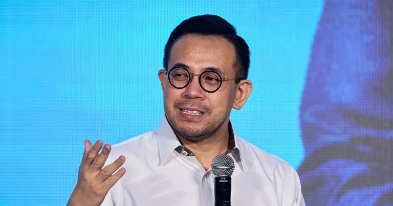 Video : Tidak kira ramalan cerdik pandai atau ‘pak belalang’, DAP fokus kerja keras