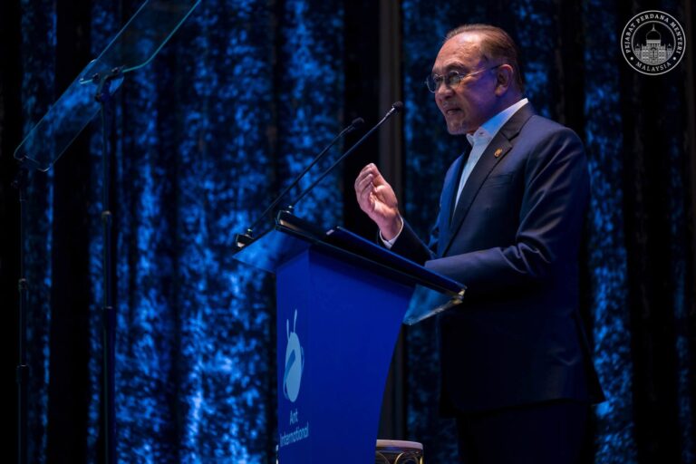 Laut China Selatan ada isu, tapi bukan medan perang – Anwar