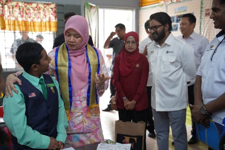 Siapa kata Kerajaan MADANI abaikan sekolah Tamil? Ini buktinya di Segamat